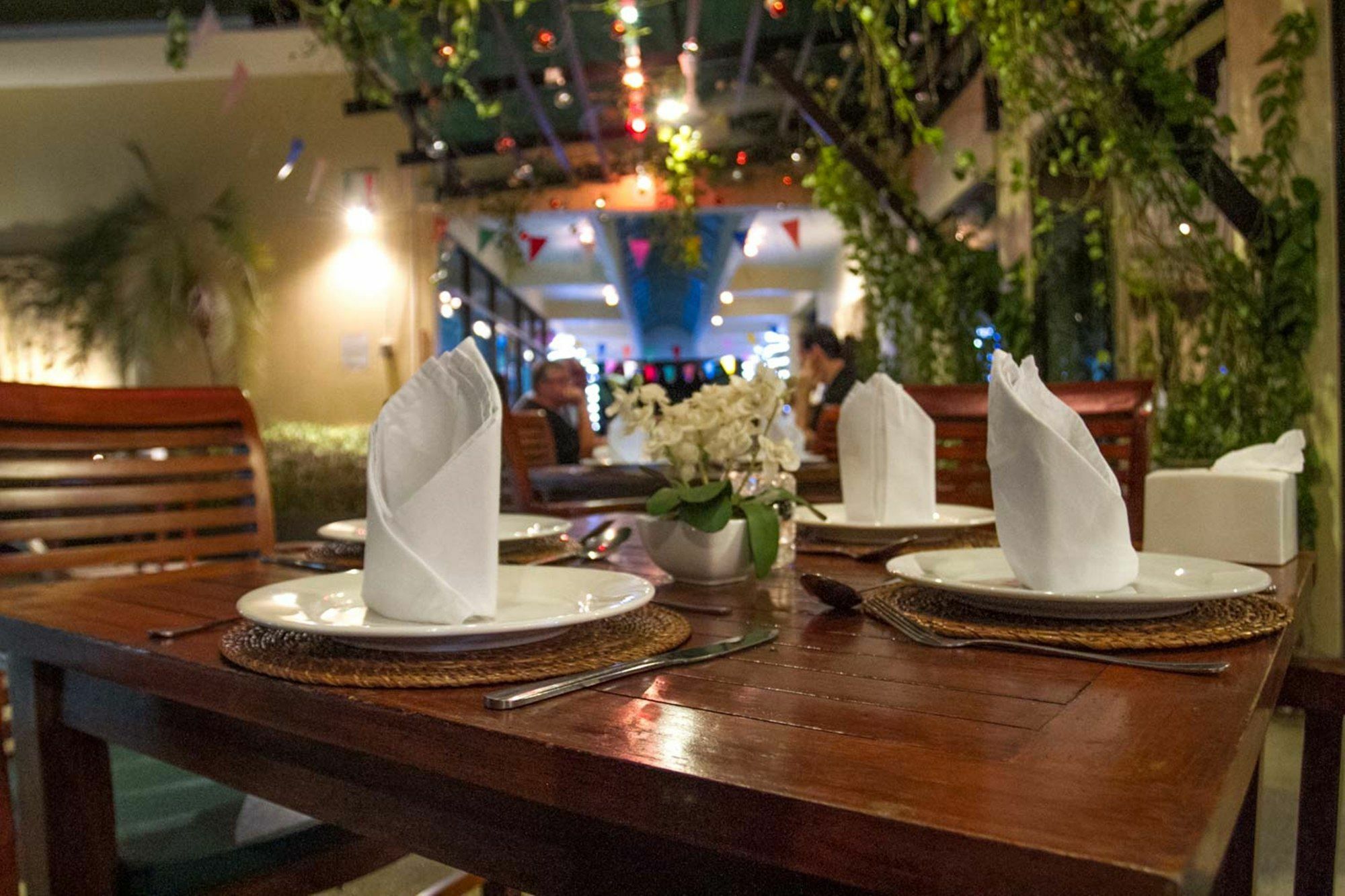באן פה The Orchid Beach Resort @ Vip Chain Resort מראה חיצוני תמונה
